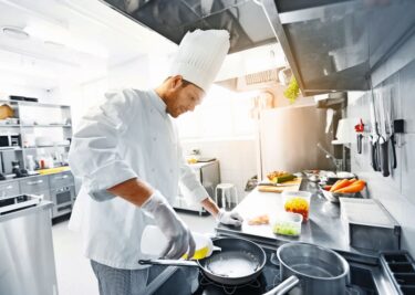 Efficient cooktops use significantly less electricity than conventional plates - new regulations are speeding up the switch.© Shutterstock