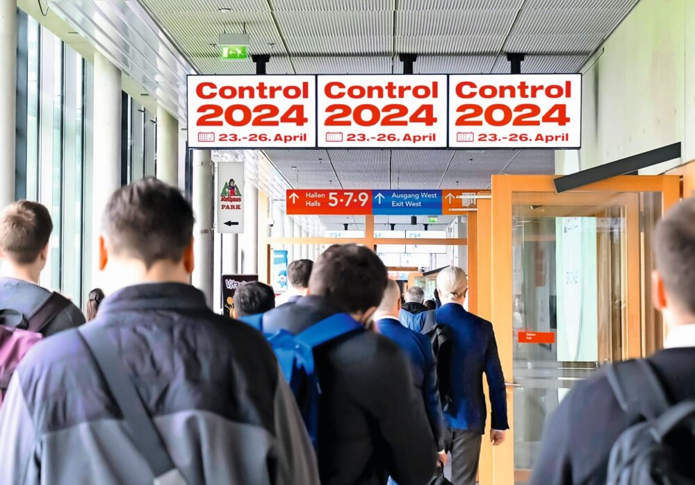 Die Control wird vom 23. bis 26. April 2024 wieder zahlreiche QS-Expertinnen und Experten nach Stuttgart locken.© Control Messe Stuttgart / P. E. Schall GmbH