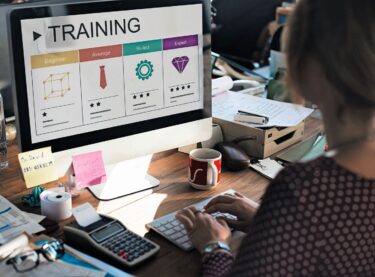 Micro-learning enables targeted learning and addresses specific gaps in knowledge © Freepik / Rawpixel