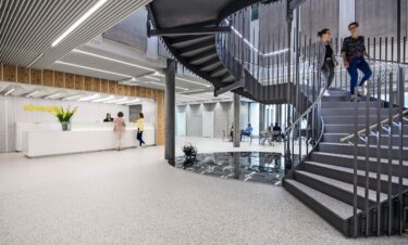 Estetica, ma anche funzionalità: le scale non solo collegano i piani, ma spesso costituiscono anche un elemento di design architettonico © zVg
