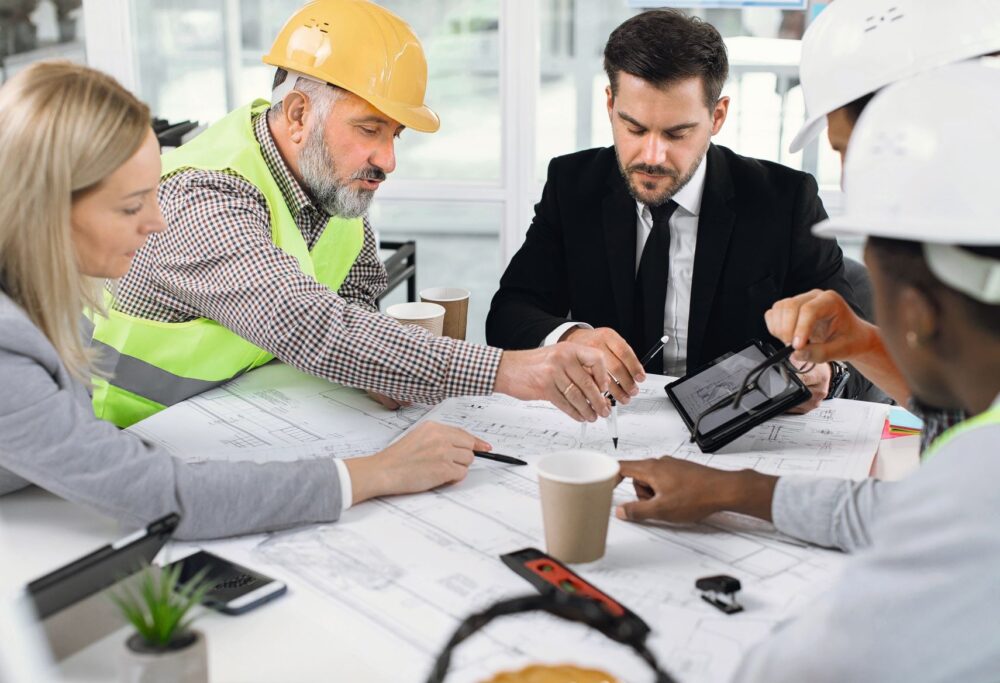 Notfall in einem Be- trieb: Schnell müssen auf Basis vorhandener Informationen Entscheide getroffen werden. (Symbolbild)© Depositphotos.com